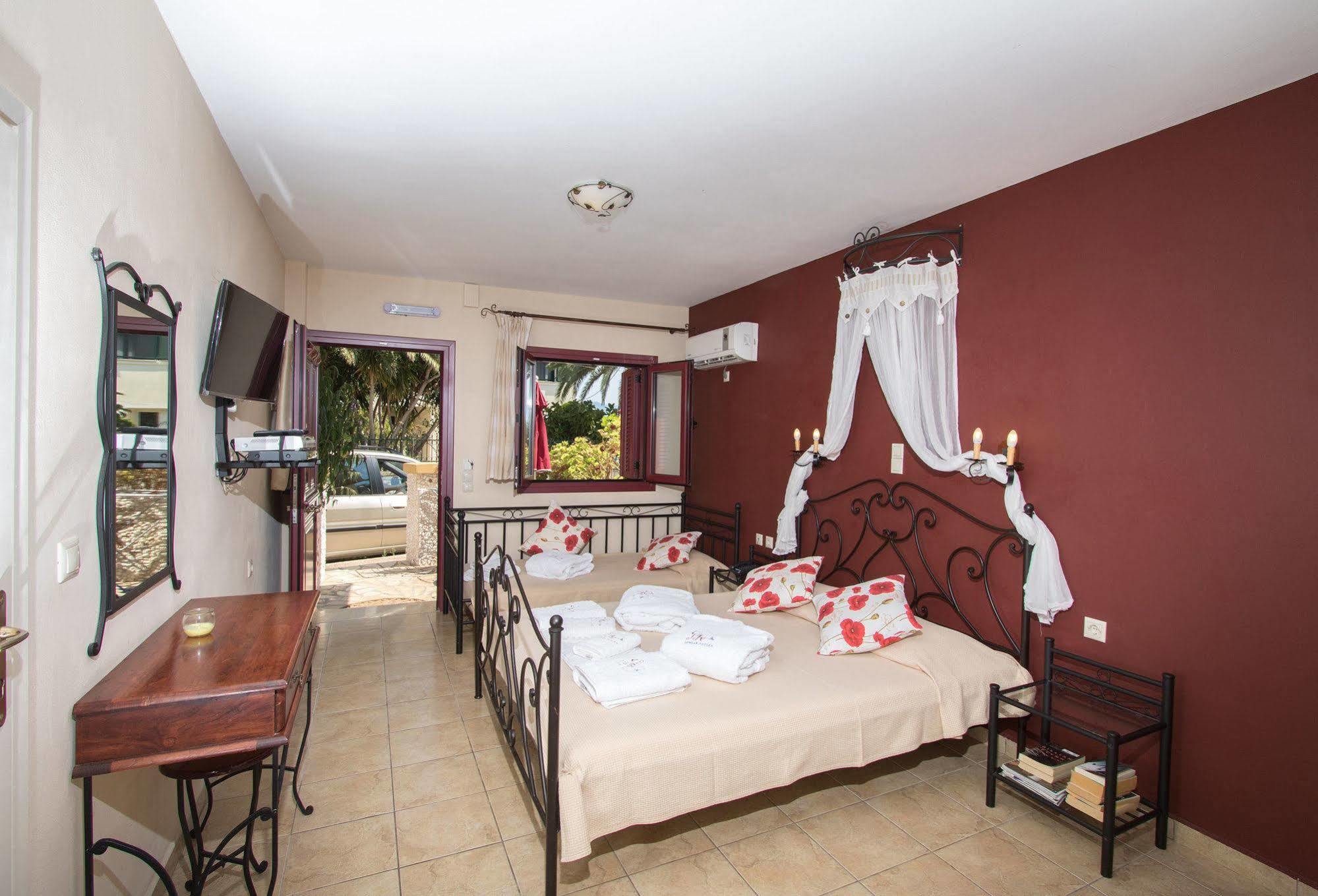 Greka Ionian Suites Agia Efimia Exterior photo